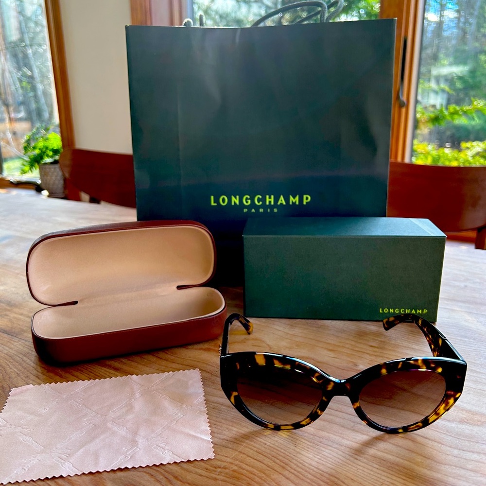 LONGCHAMP Sunglasses- New
Havana Purple 

Reference : 55144LUAE04
$190.00